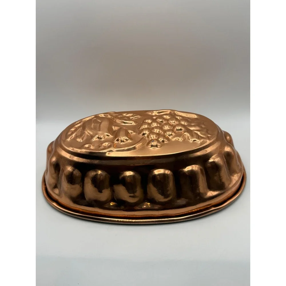 Vintage Copper Oval Jello Mold Grapes Leaves Embossed Wall Made in Korea‎ 11.25